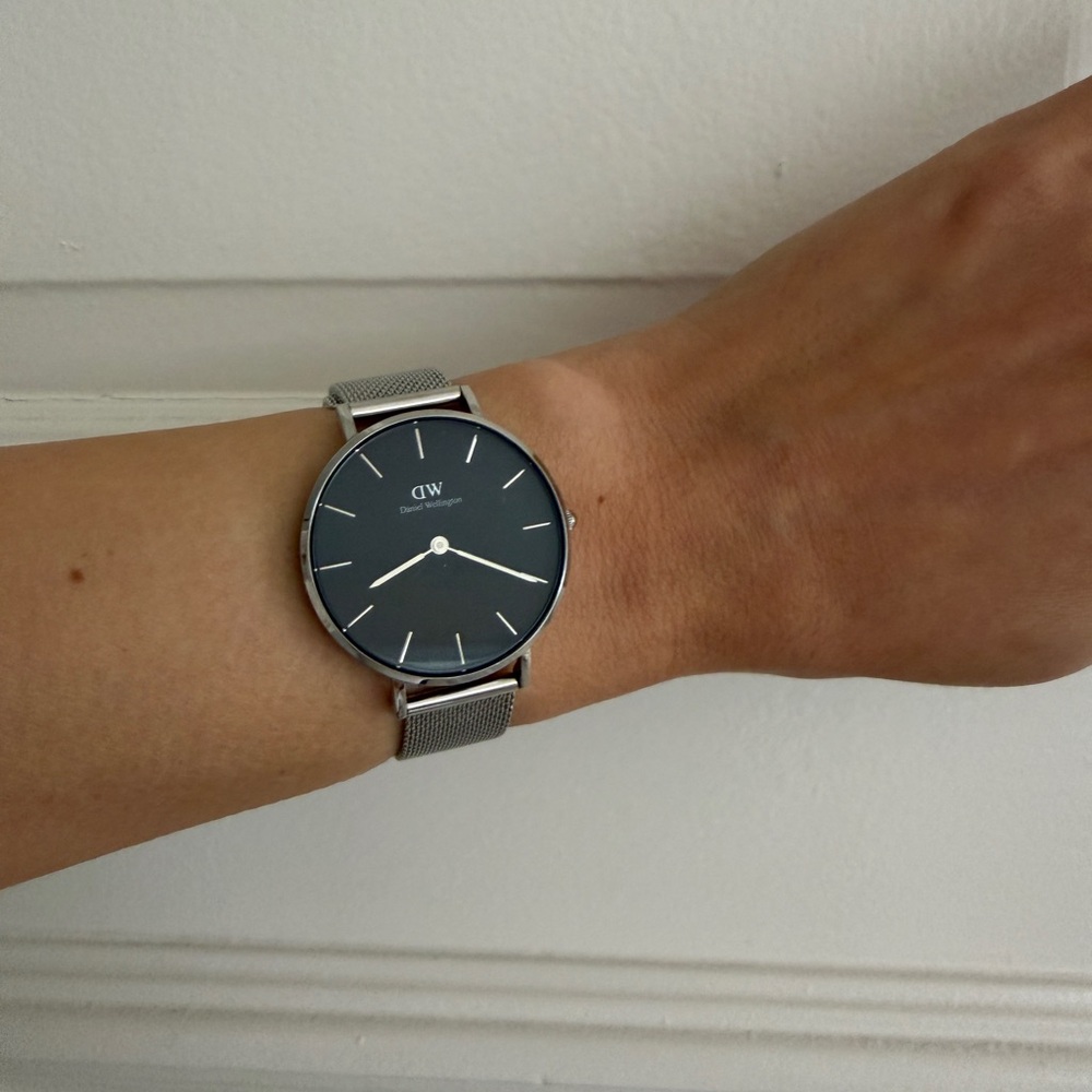Daniel Wellington Black Dial with Silver Mesh Band